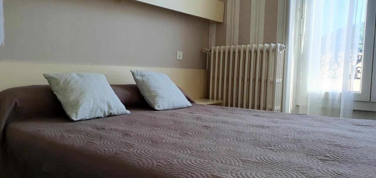 Hôtel Saint Jean Vals-les-Bains Buitenkant foto