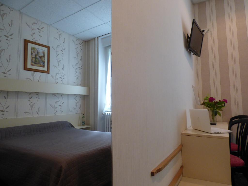 Hôtel Saint Jean Vals-les-Bains Buitenkant foto