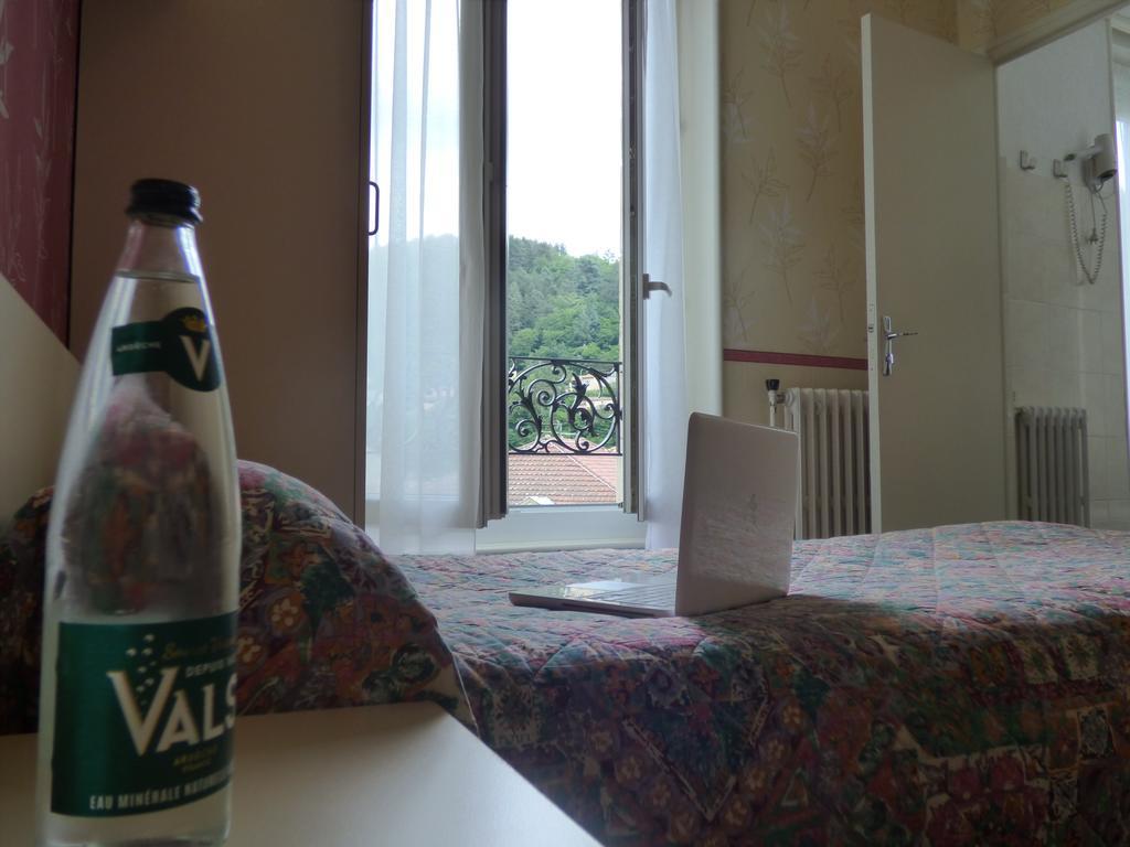 Hôtel Saint Jean Vals-les-Bains Buitenkant foto