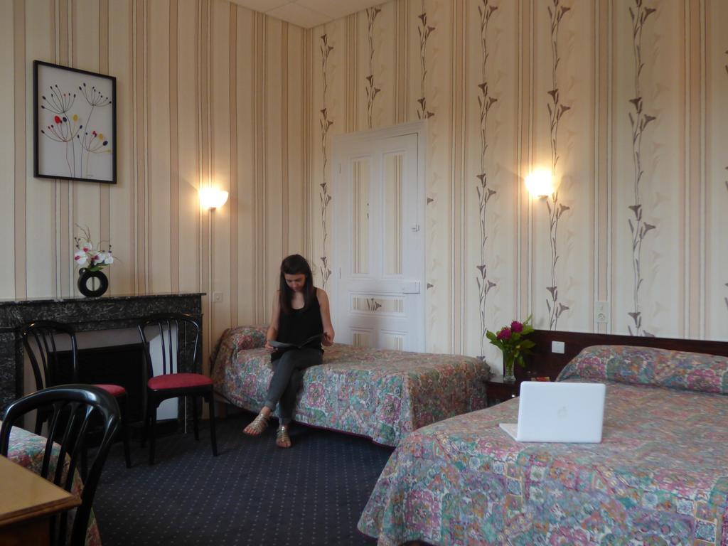 Hôtel Saint Jean Vals-les-Bains Buitenkant foto