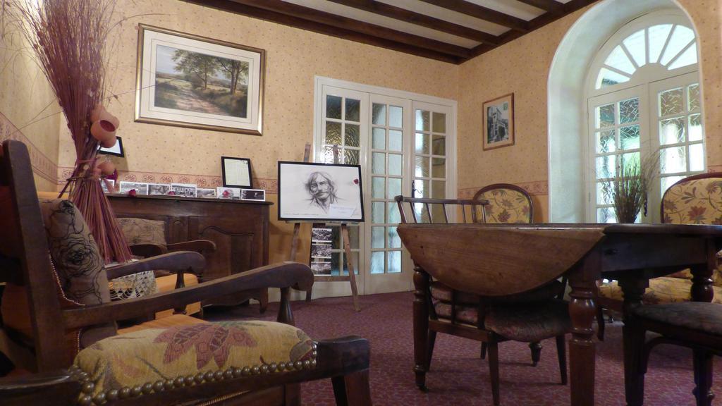 Hôtel Saint Jean Vals-les-Bains Buitenkant foto