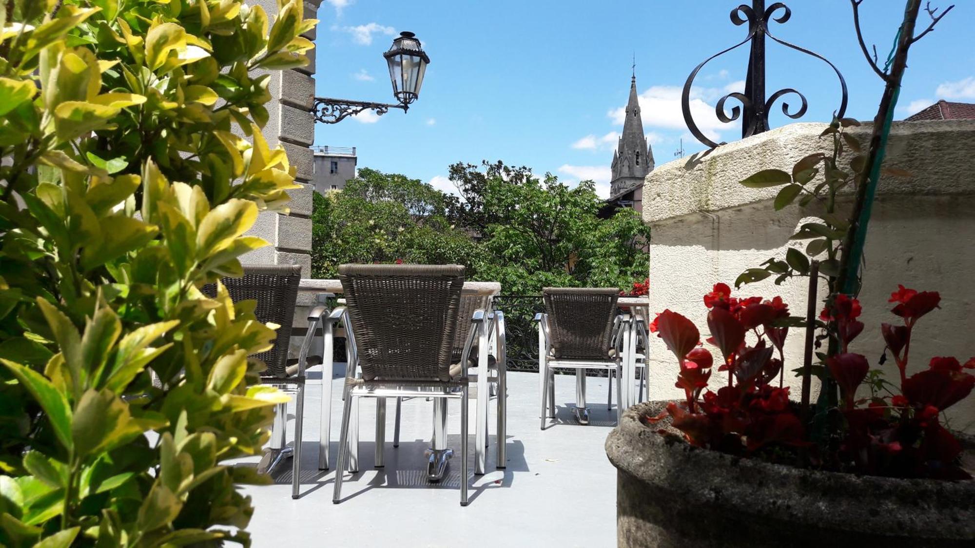 Hôtel Saint Jean Vals-les-Bains Buitenkant foto