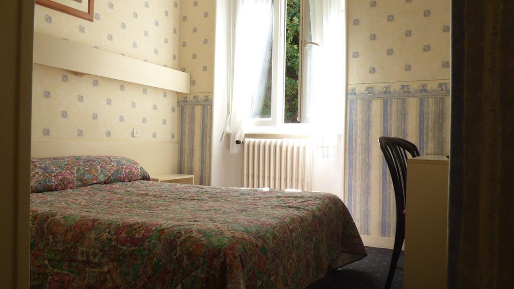 Hôtel Saint Jean Vals-les-Bains Buitenkant foto