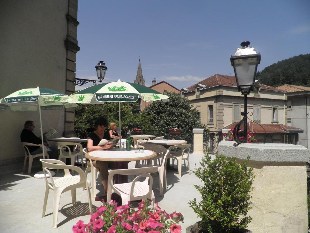 Hôtel Saint Jean Vals-les-Bains Buitenkant foto