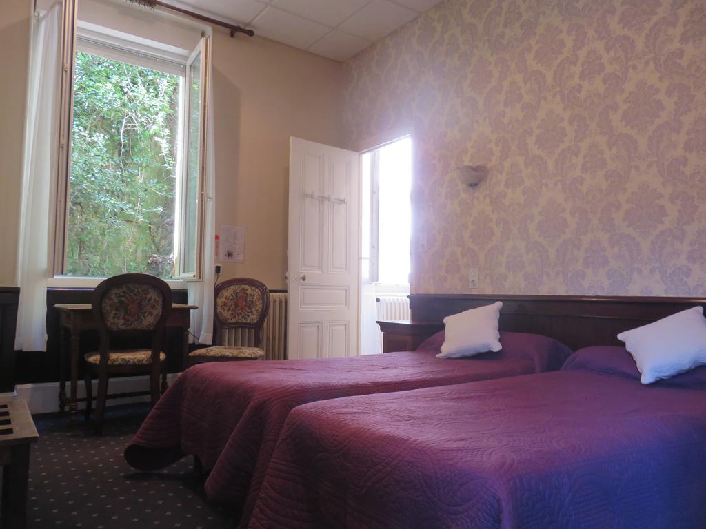 Hôtel Saint Jean Vals-les-Bains Buitenkant foto