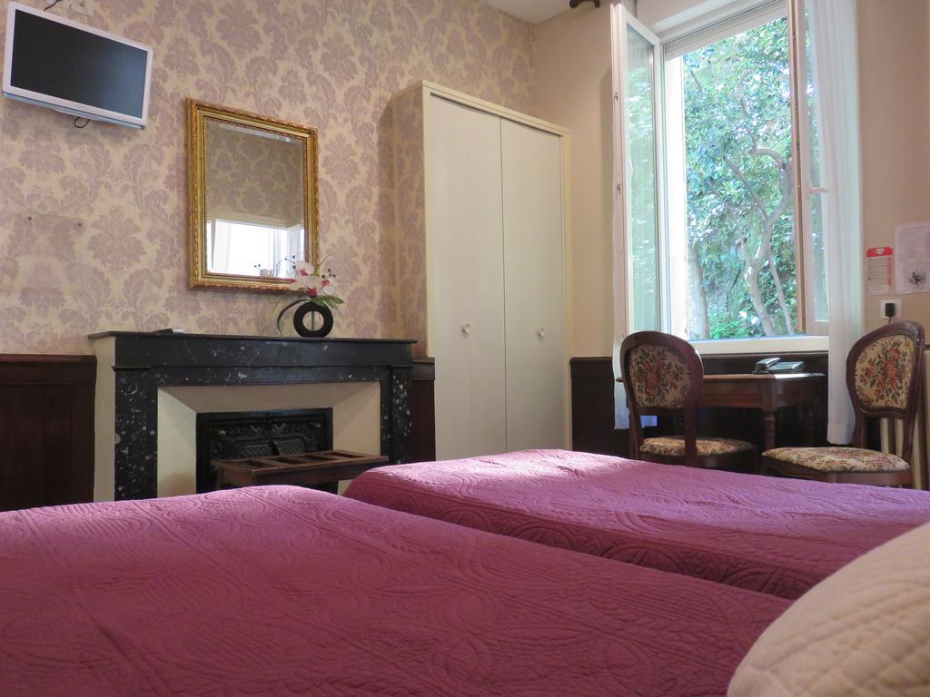 Hôtel Saint Jean Vals-les-Bains Buitenkant foto
