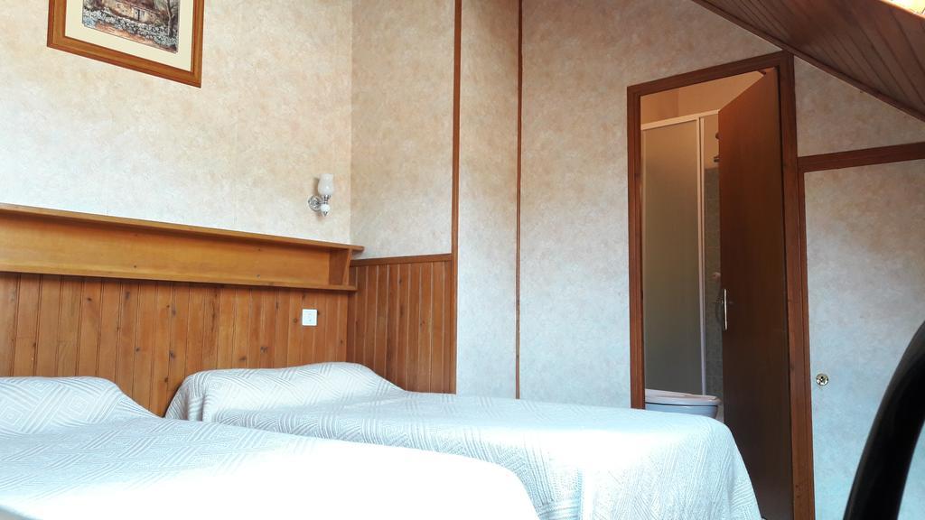 Hôtel Saint Jean Vals-les-Bains Kamer foto